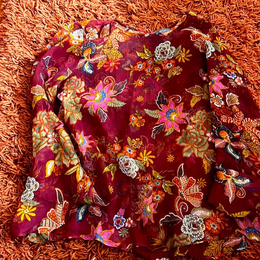 Gorgeous Vince Camaro sheer bell sleeve blouse